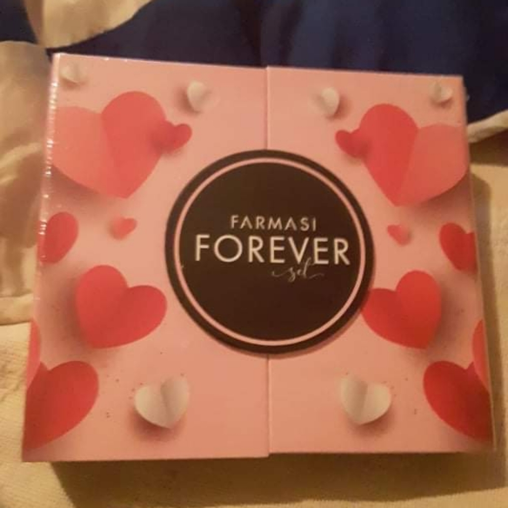 Farmasi Forever Liquid Lipstick Set